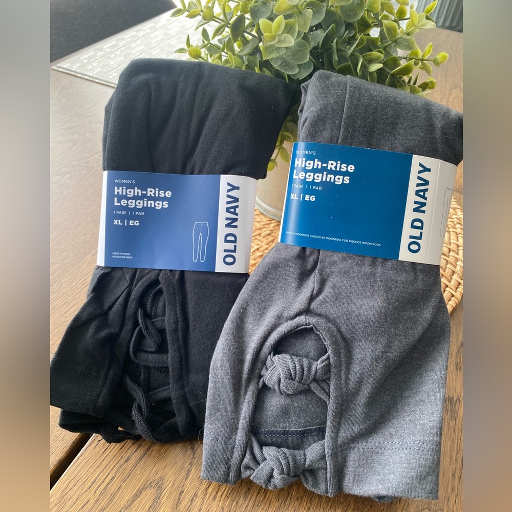 Old Navy High Rise Leggings Brand New with Tags! 2 Pack. Size XL